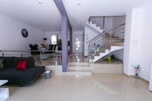 House Pink - image 2