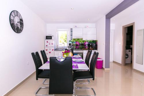 House Pink - image 9