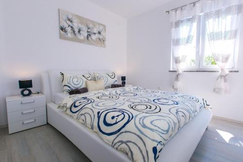 House Pink - image 8