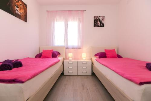 House Pink - image 13