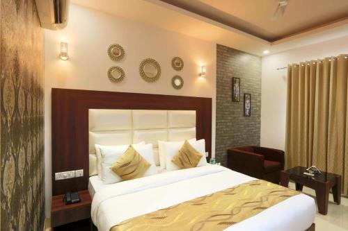 Room in Guest room - Hotel Arch-near Aerocity New Delhi-graceful architecture with modern facilities