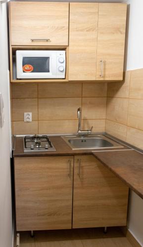 Kitchen, Silentium Garden Apartman Sarvar in Sarvar