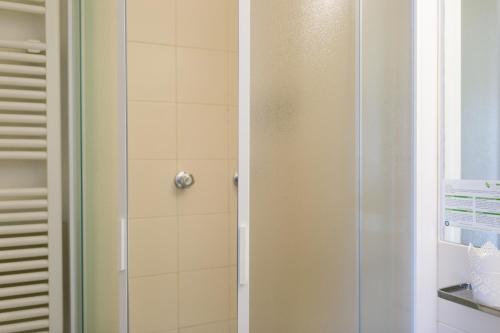 Standard Single Room image 7
