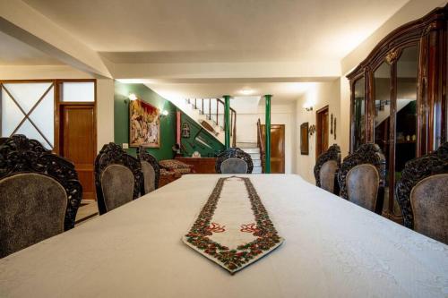 Lakoum Bliss, A pet friendly 3bhk with mountain view
