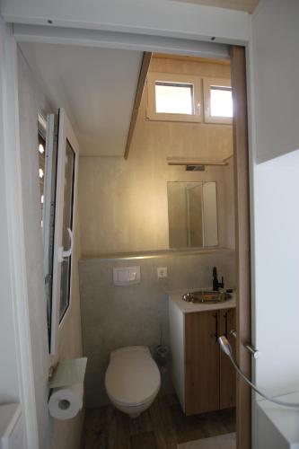 Tiny Wave Tiny House auf dem Campingplatz Strandgut - image 2