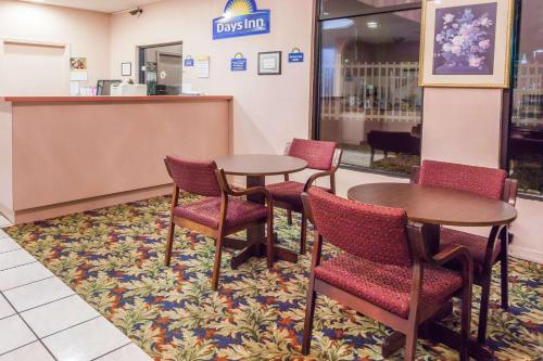 Days Inn by Wyndham Jackson in Jackson, USA