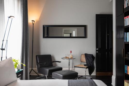 Double Room image 10
