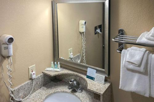 Quality Inn Near Joint Base Andrews-Washington Area