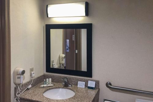 Quality Inn Near Joint Base Andrews-Washington Area