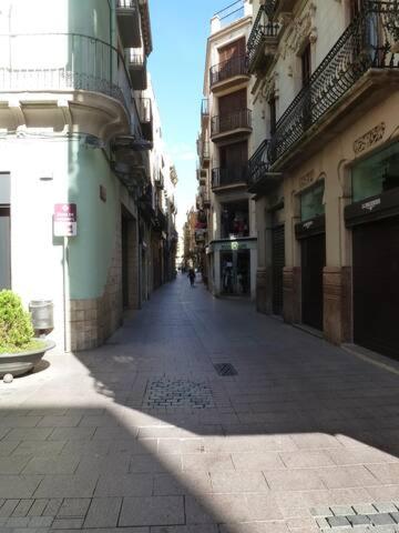 CHAMBRES D'HÔTES CHEZ CATHERINE A REUS chambre bord de mer avec salle de bains privée CHAMBRES D'HÔTES CHEZ CATHERINE A REUS chambre bord de mer avec salle de bains privée