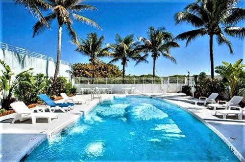 OCEAN FRONT BEACH PADS---South Beach