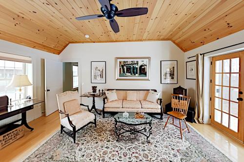Historic Hemlock Ridge Farm - 40 Acres & Orchards home - image 3