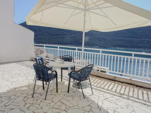 Apartments and Rooms Mato Neum