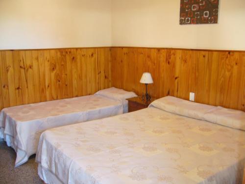 1 double bed, 1 twin bed