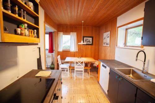 주방, Idyllic Vacation Home with a Breathtaking View in 부어