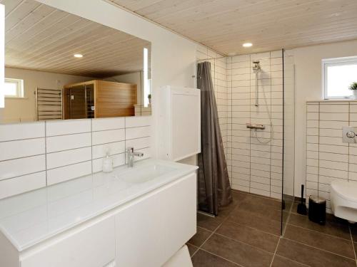Holiday Home Gulspurvevej