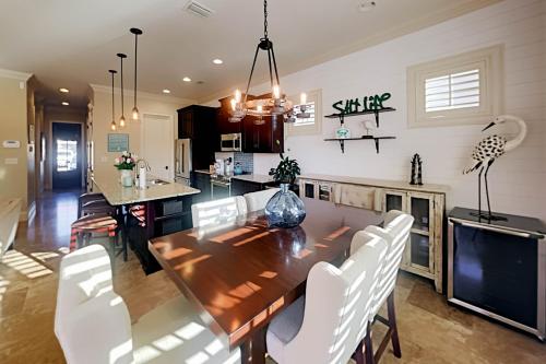 Villa Lago Canal-Front Getaway - Patio & Golf Cart home - image 4