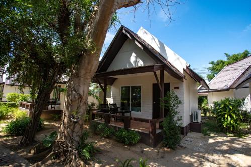 Southern Lanta Resort Room Type - Family Bungalow