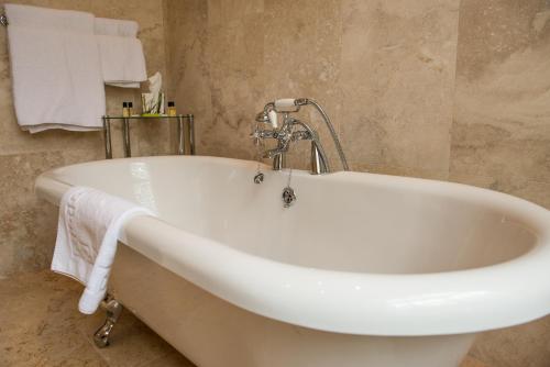 Dovecliff Hall Hotel - image 13