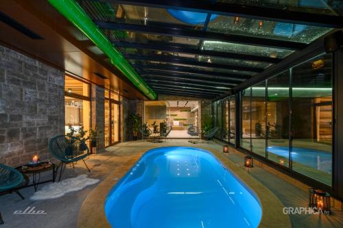 103 Alpine Hotel 2