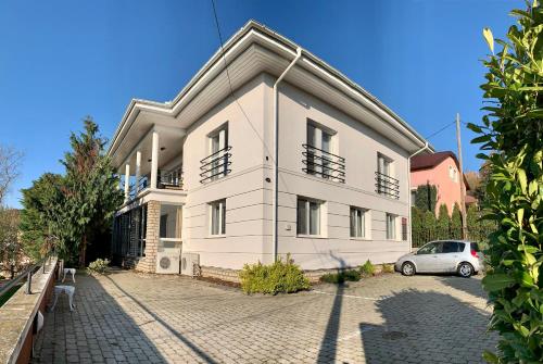  KOI Apartman in Balatonalmádi