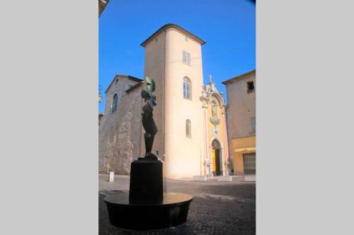 Charmant 2 pièces + terrasse entouré de verdure (Charmant 2 pieces + terrasse entoure de verdure) in Vence City Center