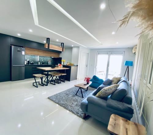 Erkély/terasz, Aqua Blue Lakeview Apartment Ohrid in Elshani