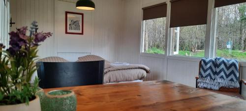 2 twin beds