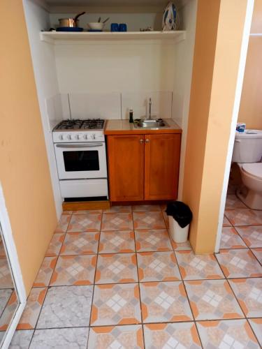 ห้องครัว, Beverley's Guest House, Nevis in ชาร์ลสทาวน์