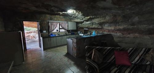 Kings View Cave