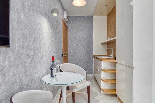 Apartment with Sea View image 5