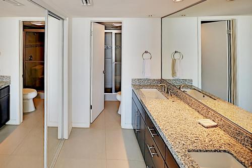 All-Suite Escape - Unit 405 - Balcony & Pools condo - image 7