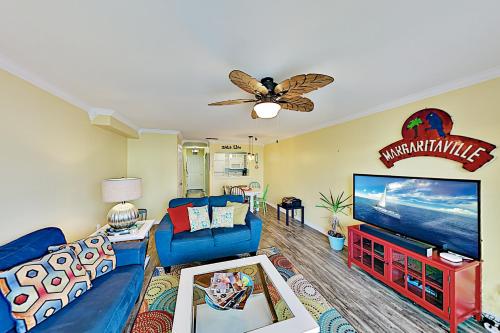 Canal-Front Retreat with Boat Slip - Near Beach townhouse - image 5