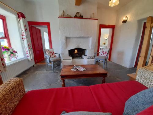Donegal Thatched Cottage in Laghy
