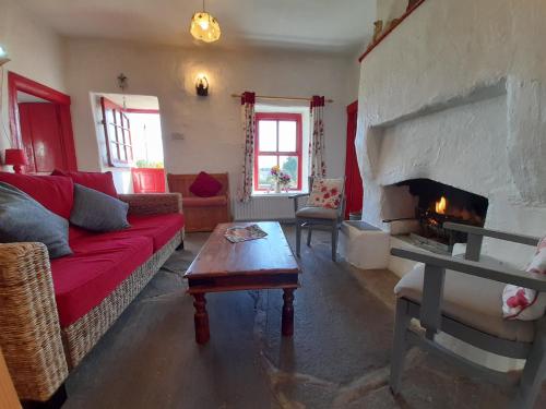 Donegal Thatched Cottage - image 8