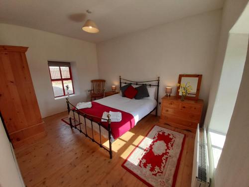 Donegal Thatched Cottage - image 6