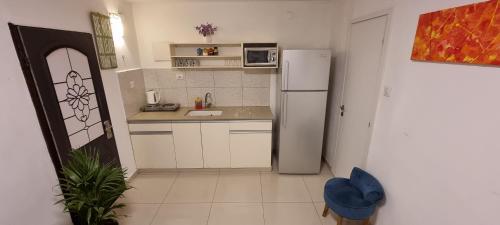 Asher's Apartments - image 4