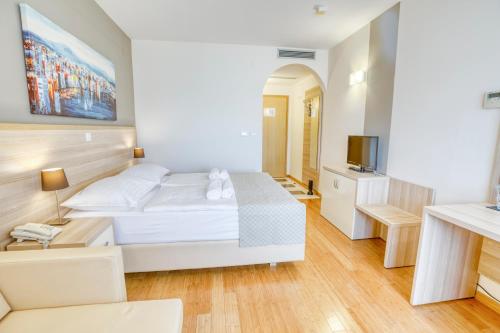 293728237 Hotel Villa MiraMar