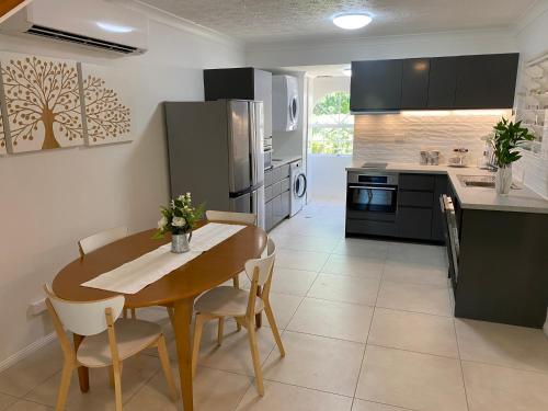 TOWNHOUSE 5 min walk to BEACH & STRAND