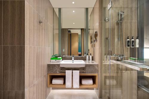 room detail thumbnail 2