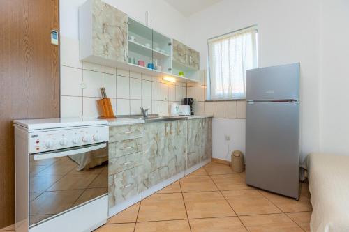 Apartments Marija - Dobropoljana - image 2