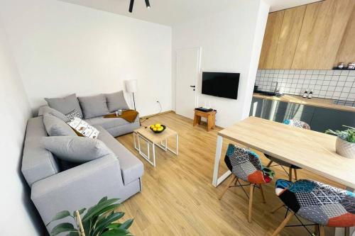 . MILLENNIUM bridge cozy apartment TOP location