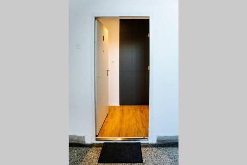 MILLENNIUM bridge cozy apartment TOP location - image 13