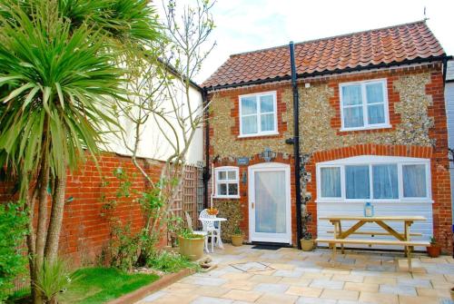 Romantic Flint Cottage On The Suffolk Coast, , Suffolk