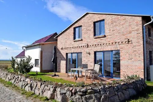 Ferienhaus zum Boddenstrand mit Kamin in Groß Zicker, Deutschland