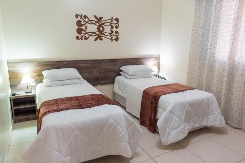 2 twin beds