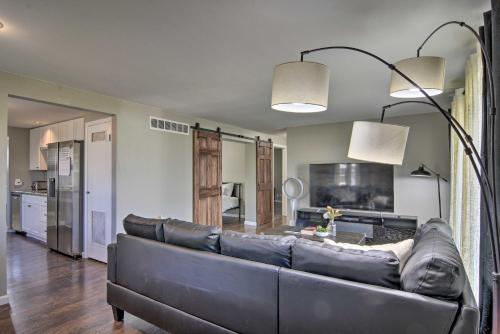 Renovated Buffalo Home with Screened-In Patio! - main image