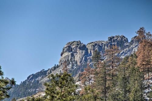 Keystone Cabin with Mount Rushmore Views