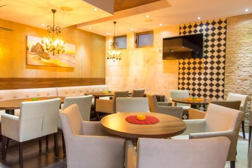 Hotel Swiss Holiday - image 13