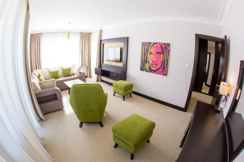 Hotel Swiss Holiday - image 7